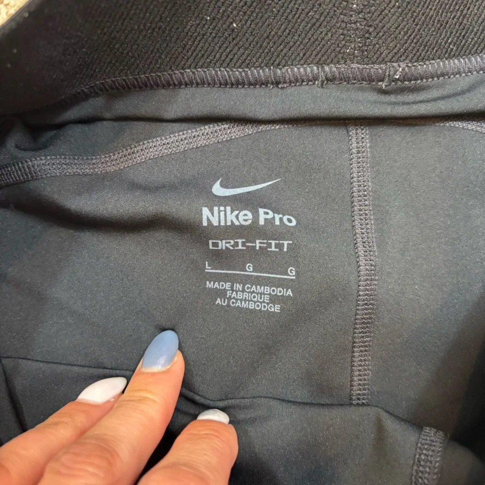 Ladies Nike Pro Dri-Fit Black‎ Compression Shorts Size Large